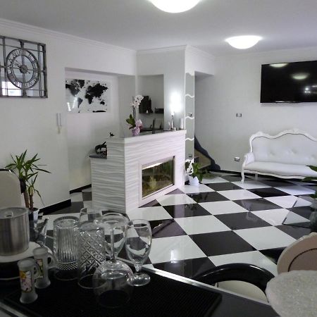 Clelia'S Boutique Rooms & Suites ลามัดดาเลนา ภายนอก รูปภาพ